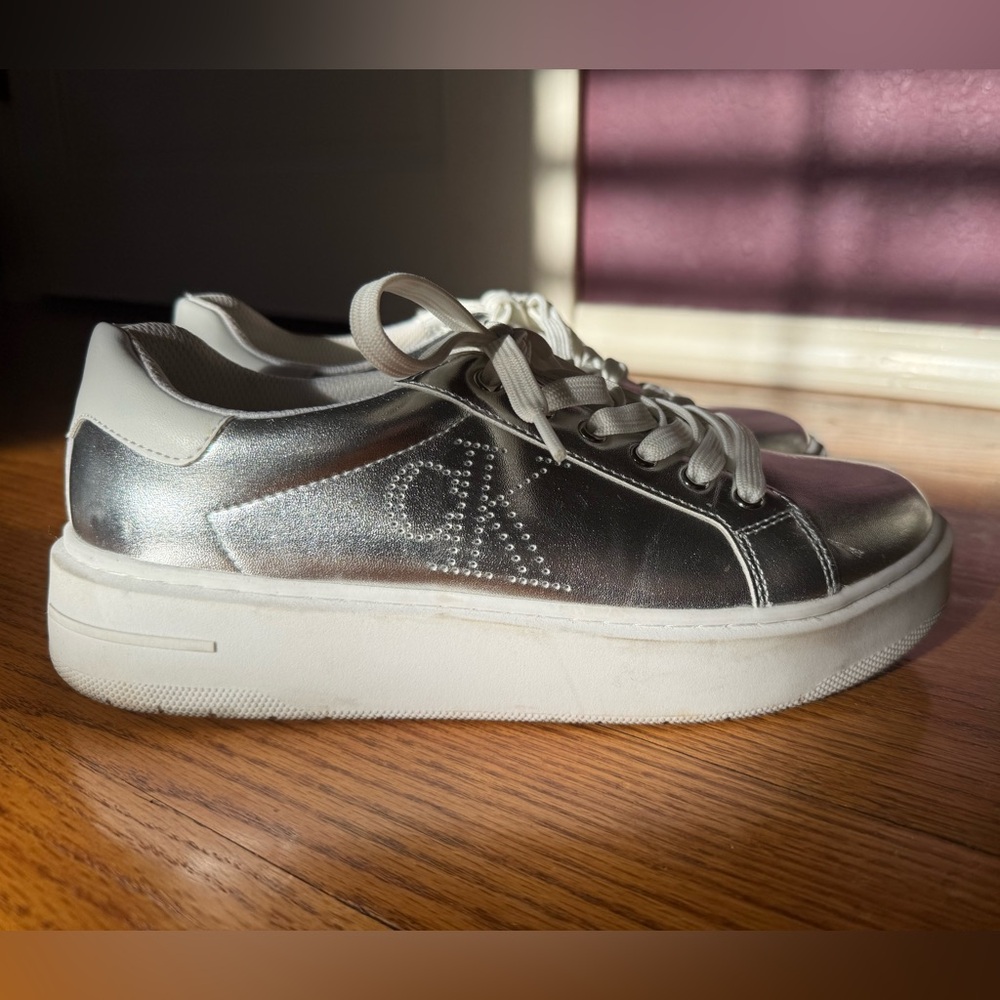 LIKE NEW!!! 💎 Calvin Klein Metallic Silver Sneakers with White Accents - Picture 2 of 6